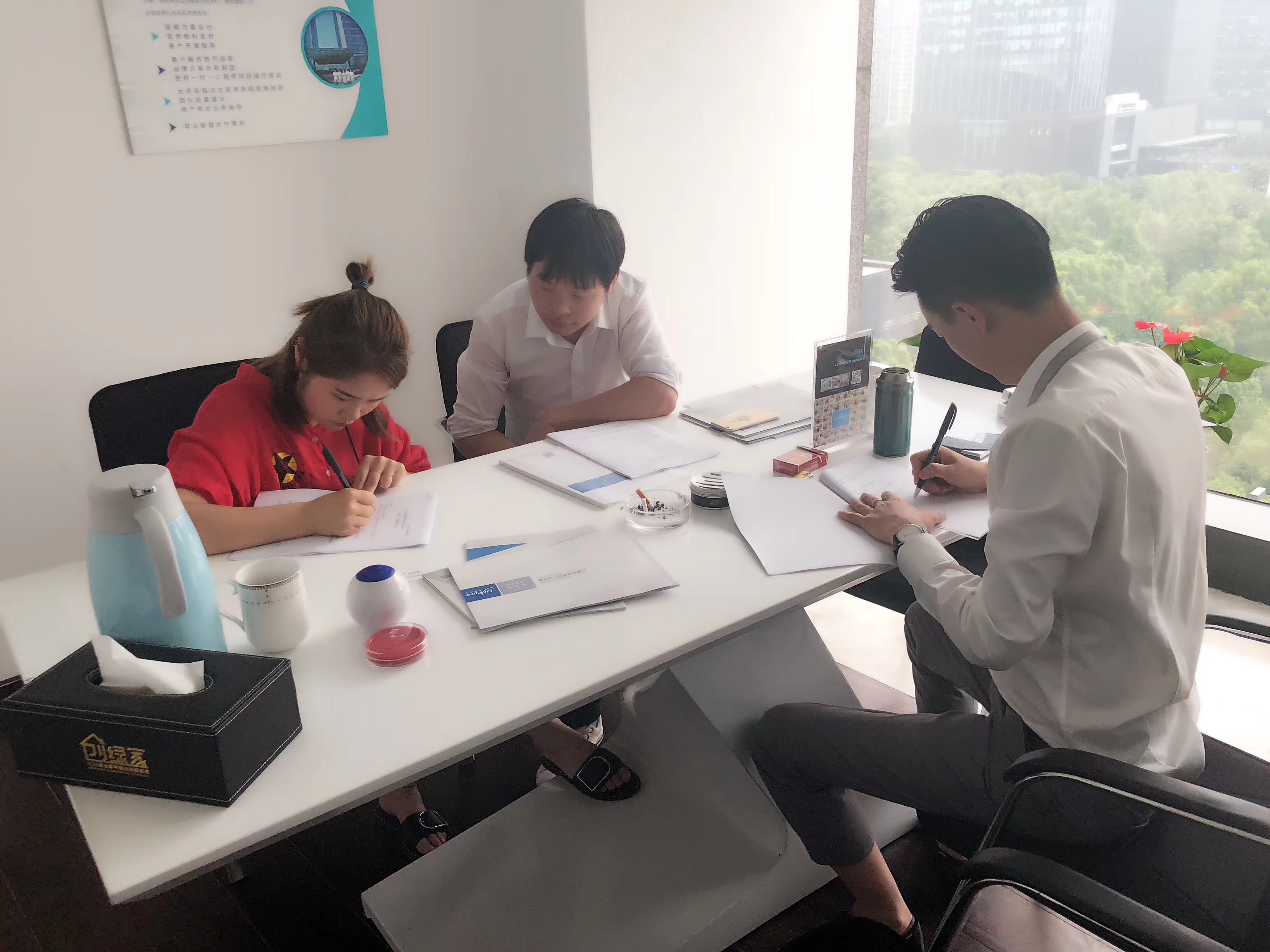 熱烈祝賀吳總團(tuán)隊(duì)簽約創(chuàng)綠家成都市區(qū)級(jí)代理! 熱烈祝賀吳總團(tuán)隊(duì)簽約創(chuàng)綠家成都市區(qū)級(jí)代理!